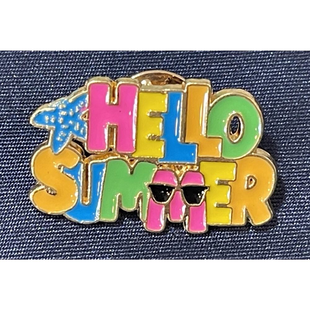NWOT Hello Summer Lapel Pin Brooch Multicolor Enamel Beach Sunglasses Beach Fun